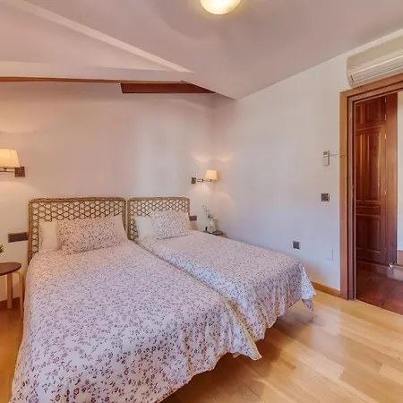 Cuesta Del Reloj * Piedralaves