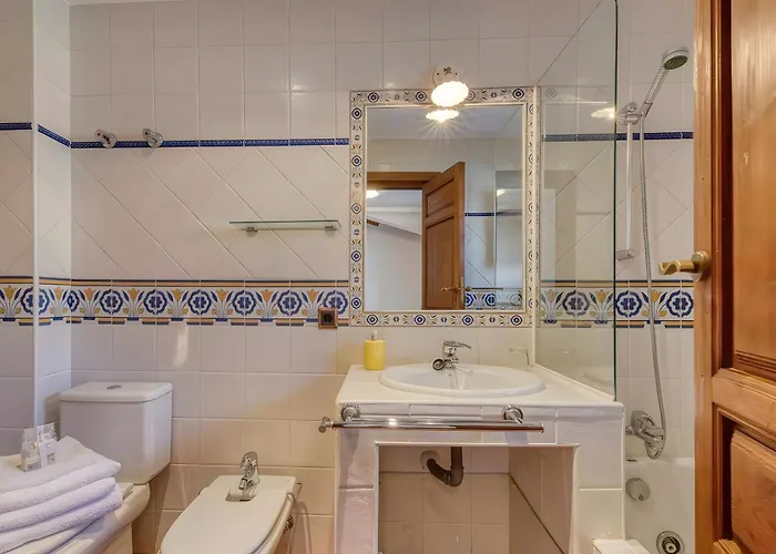 Cuesta Del Reloj Piedralaves